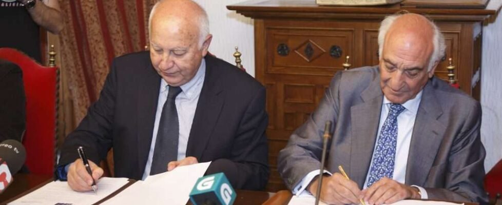 Fundación_Inade Firma_convenio_USC