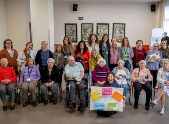 Nationale-Nederlanden Adopta un abuelo