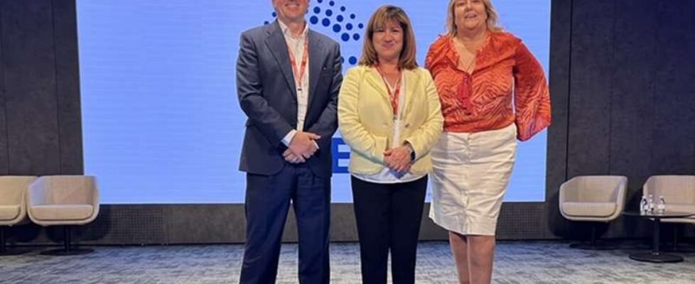 José Miguel Caras, Charo García y Begoña Domínguez GREF