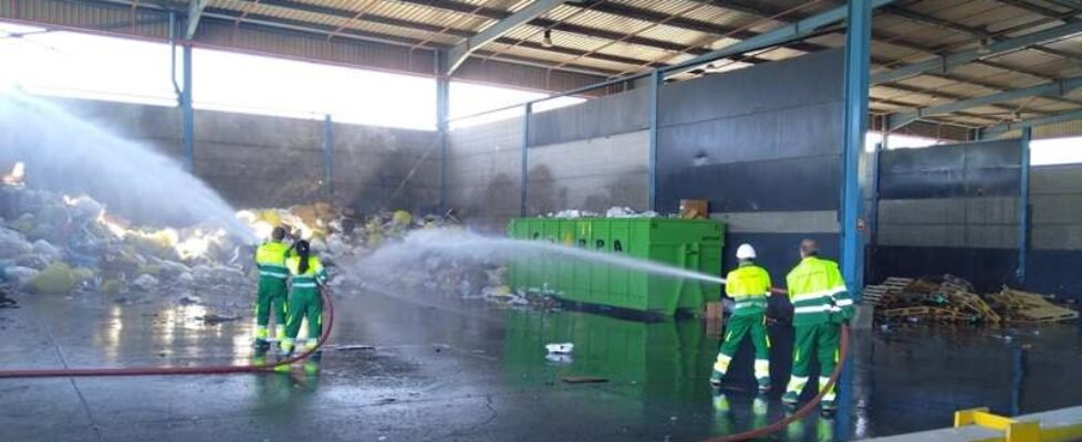tecnifuego-Incendio planta reciclaje- Bomberos Fuenlabrada