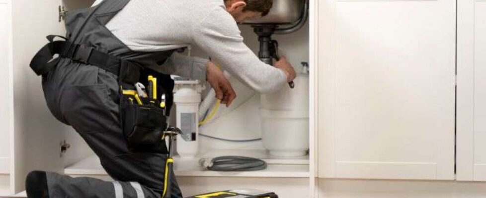 BalePartner reparacion-trabajador-mantenimiento-servicio-1024x683