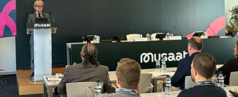 Musaat Antonio L. Mármol, presidente de Musaat, inaugurando la Jornada