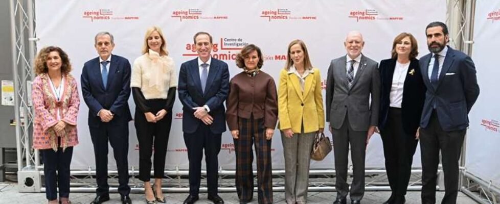 Presentación del IV Mapa de Talento Sénior con algunos de los participantes