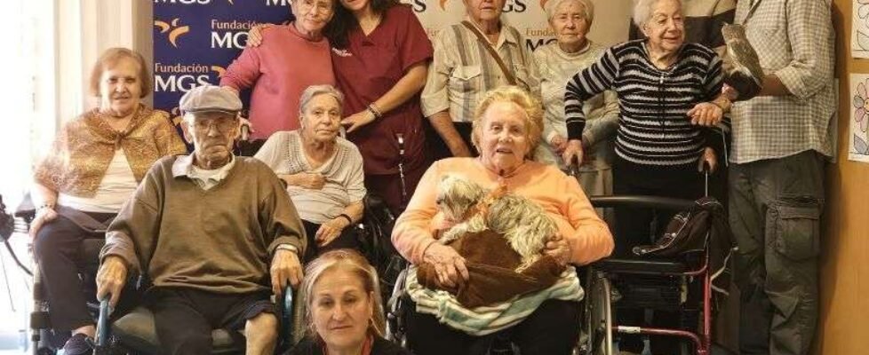 Fundación MGS terapia asistida con animales en residencias MGS Seniors