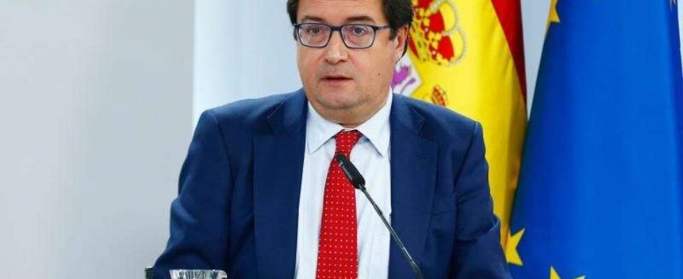 ministro función publica oscar lopez