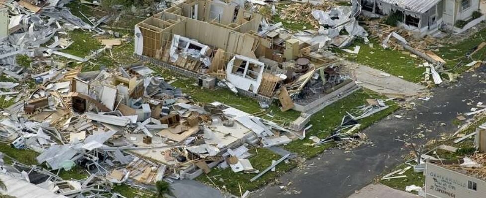huracán-catástrofe-climática-meteorologica-perdida-daños-desastre-natural-gratuita