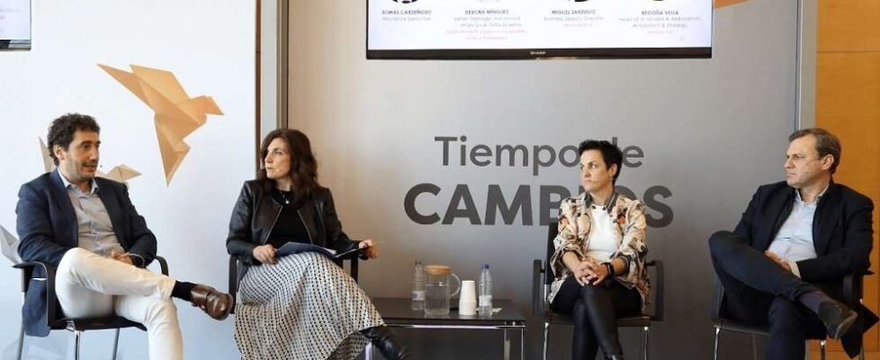 Innova-tsn Tomás Cardeñoso Laso Begoña Vega Deborah Minguez y Miguel Zarzuelo_ (002)