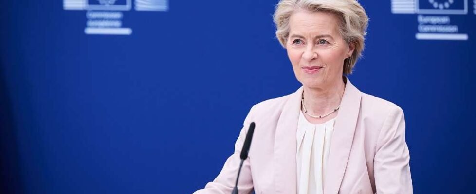 Participation de Ursula von der Leyen, présidente de la Commission européenne, Stéphane Séjourné, vice-président exécutif, Maroš Šefčovič, Wopke Hoekstra, et Apóstolos Tzitzikóstas, commissaires européens, au dialogue stratégique sur l'avenir de l'industrie automobile européenne