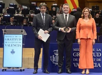 colegio valencia-medalla gratitud- valencia
