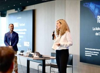 credito y caución charla sobre automatizacion integilentes en oficinas del cfo