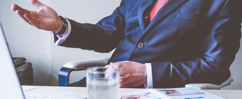 ejecutivo-directivo-d&o-jefe-equipo-gratuita