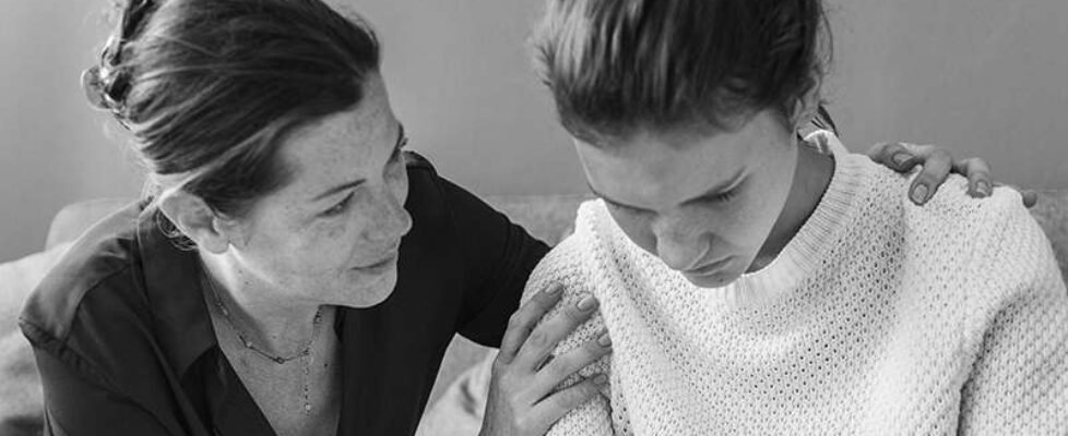 Asitur y Zurich colaboran para ayudar a las mujeres en situación de vulnerabilidad