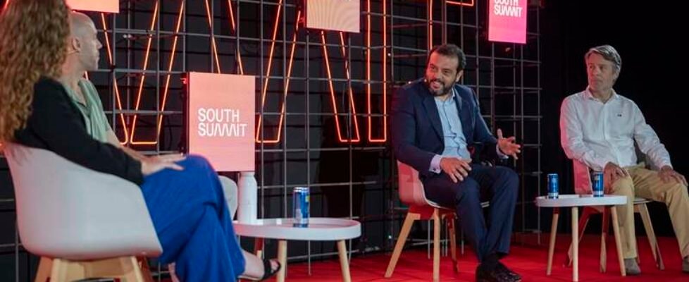 mutua madrileña-South Summit-Mesa Navigating the Future - Innovating for a Connected and Sustainable World