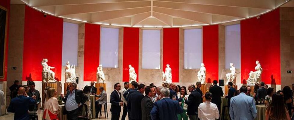 Asisa Vida reúne a sus principales corredores en el Museo del Prado