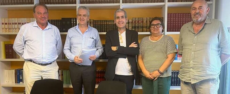 Colegio_Alicante_firma_nueva_sede