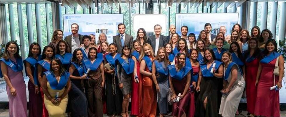 Primera graduación Sanitas Campus FP HD