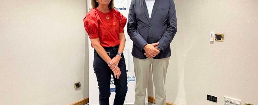 Almuerzo con socios Adecose - Mirenchu del Valle (Unespa)