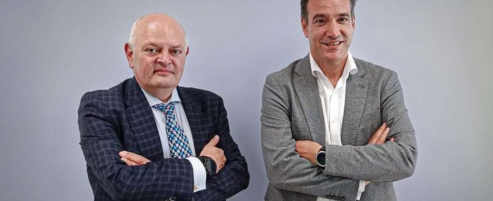 acrisure Sergio-Bollain-firma-con-Acrisure-Summa (002)