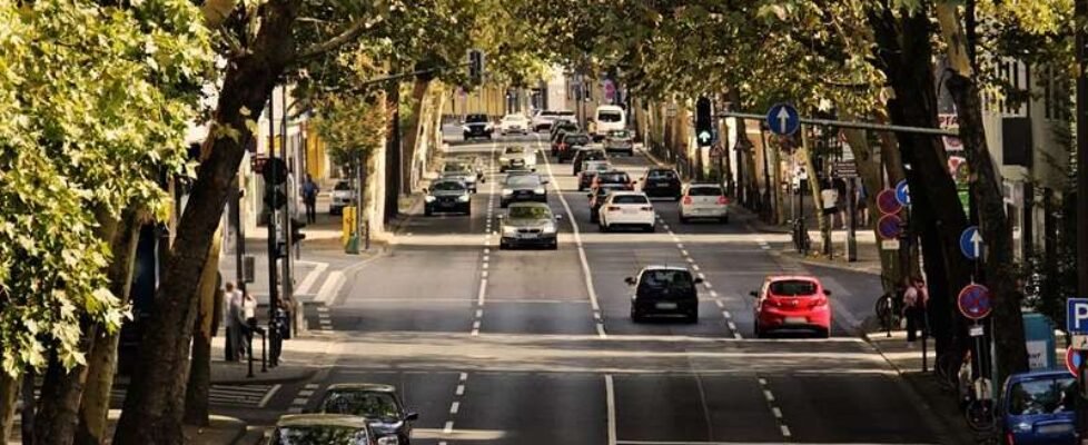 coches vehiculos carretera trafico conduccion - gratuita