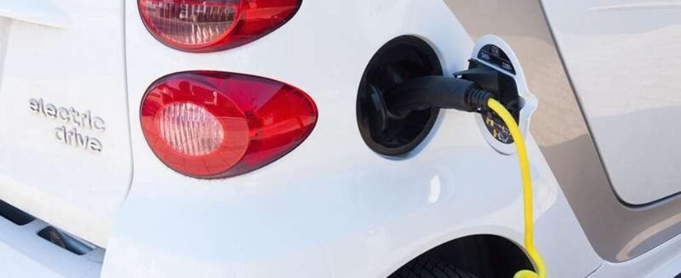 coche ecologico repostar cargar - gratuita