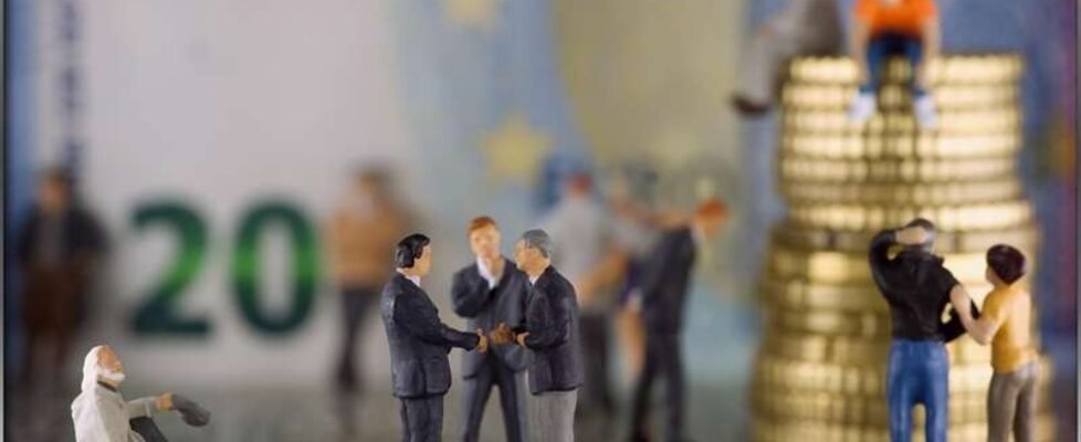 finanzas pensiones ahorro jubilacion dinero cultura financiera gastos - gratuita