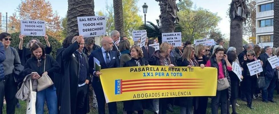 manifestacion abogados mutualistas valencia diciembre 2025 pasarela 1x1 al reta