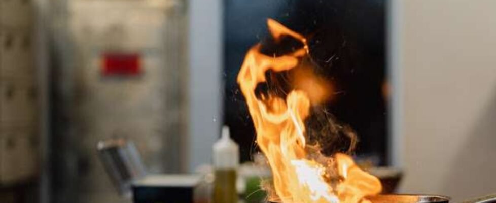 AXA advierte de que las sartenes provocan el 17% de los incendios en los hogares en Navidad