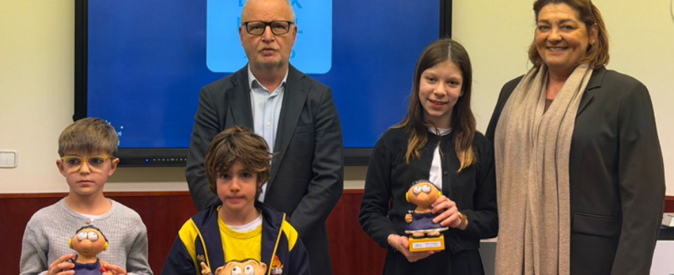 colegio girona y fiatc - entrega premios concurso dibujo navidad 2025-2026