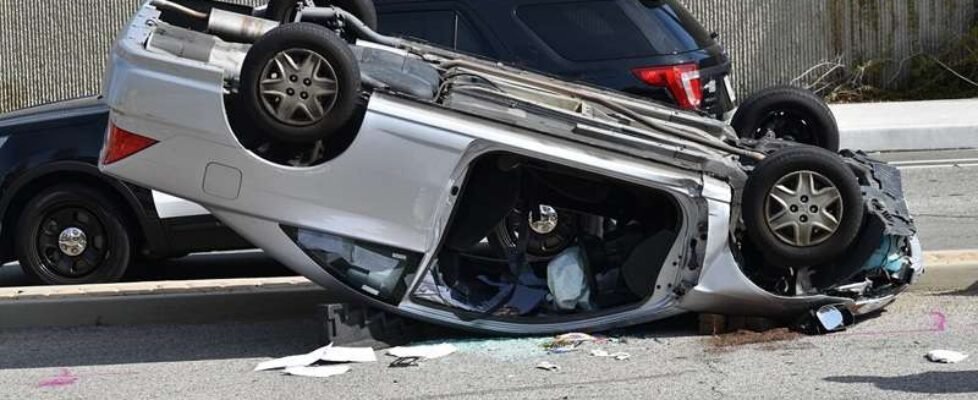 accidente siniestro carretera coche vehículo autos - gratuita