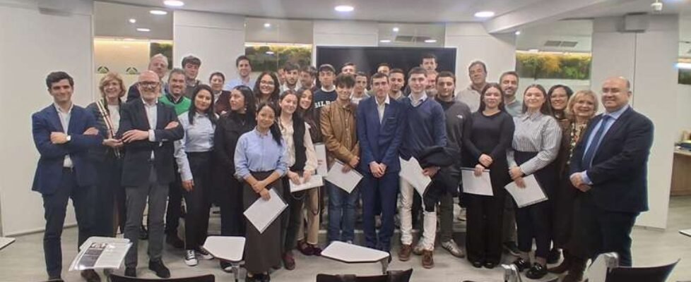 colegio cordoba, huelva y sevilla - jornada zurich - alumnos FP