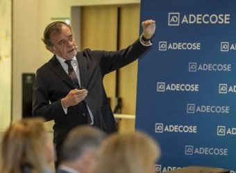 martin navaz, presentacion barometro adecose 2025