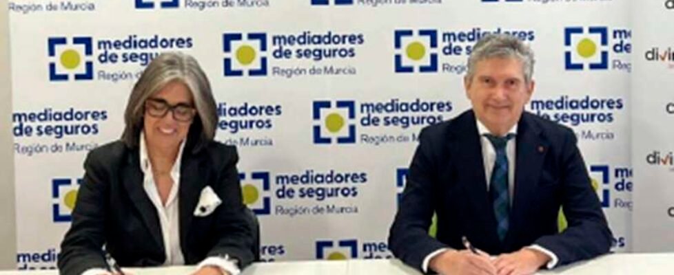 Divina Seguros y el Colegio de Murcia renuevan su colaboración