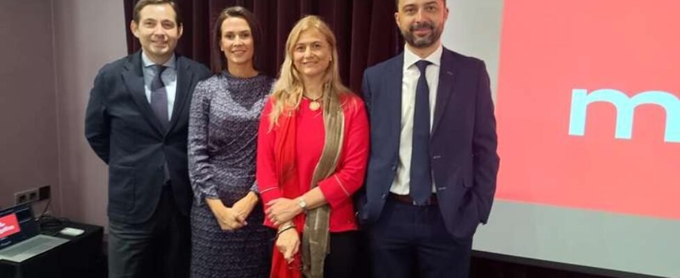 Foto presentación nueva directora Mapfre, raquel polo , colegio valladolid