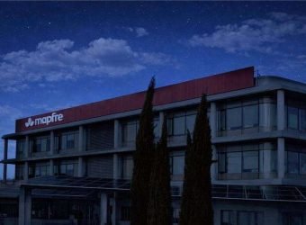 edificio mapfre apagado sin luz hora del planeta